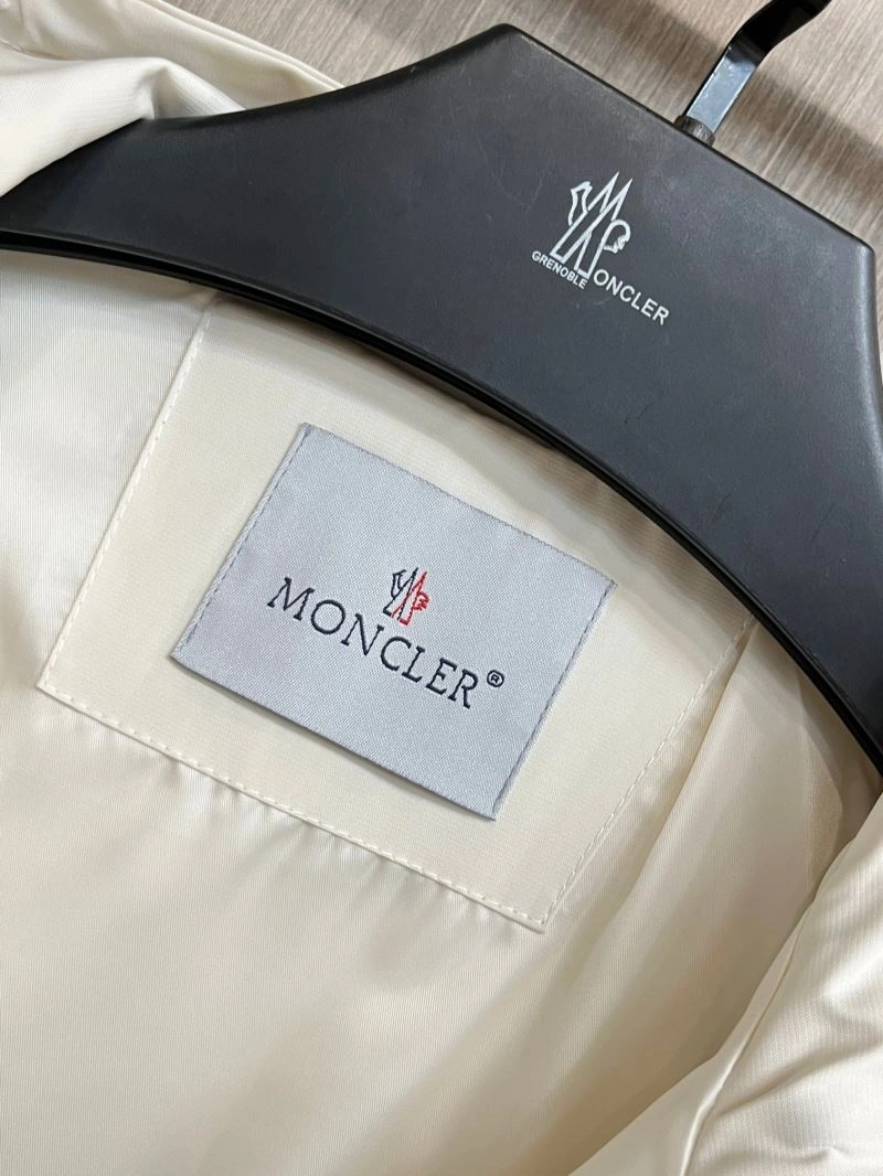 Moncler Outwear WrinkleFree 142505