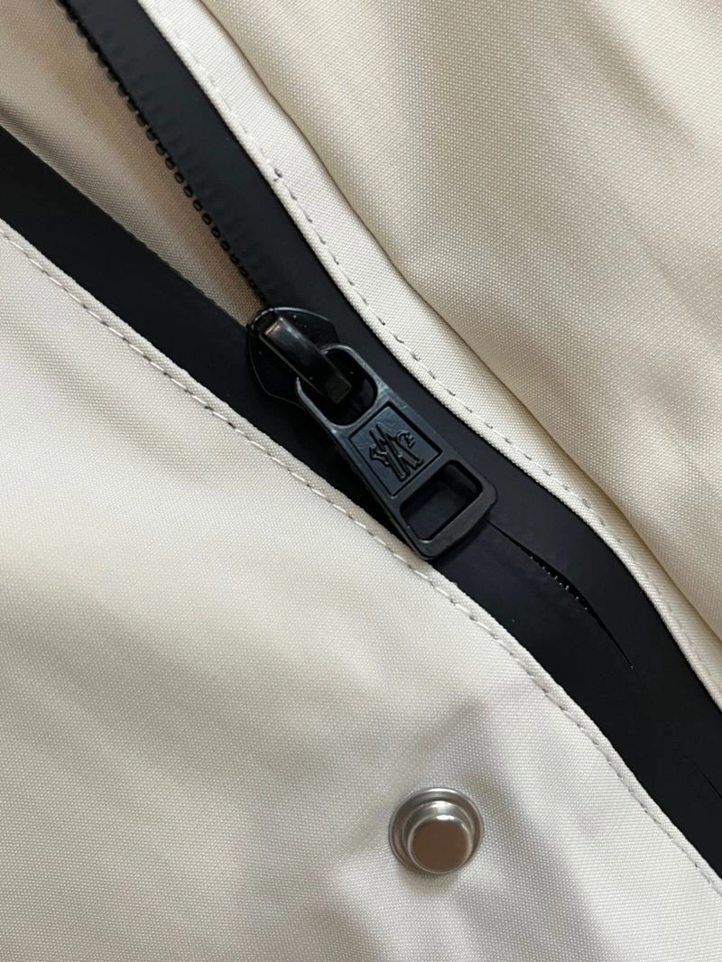 Moncler Outwear WrinkleFree 142505