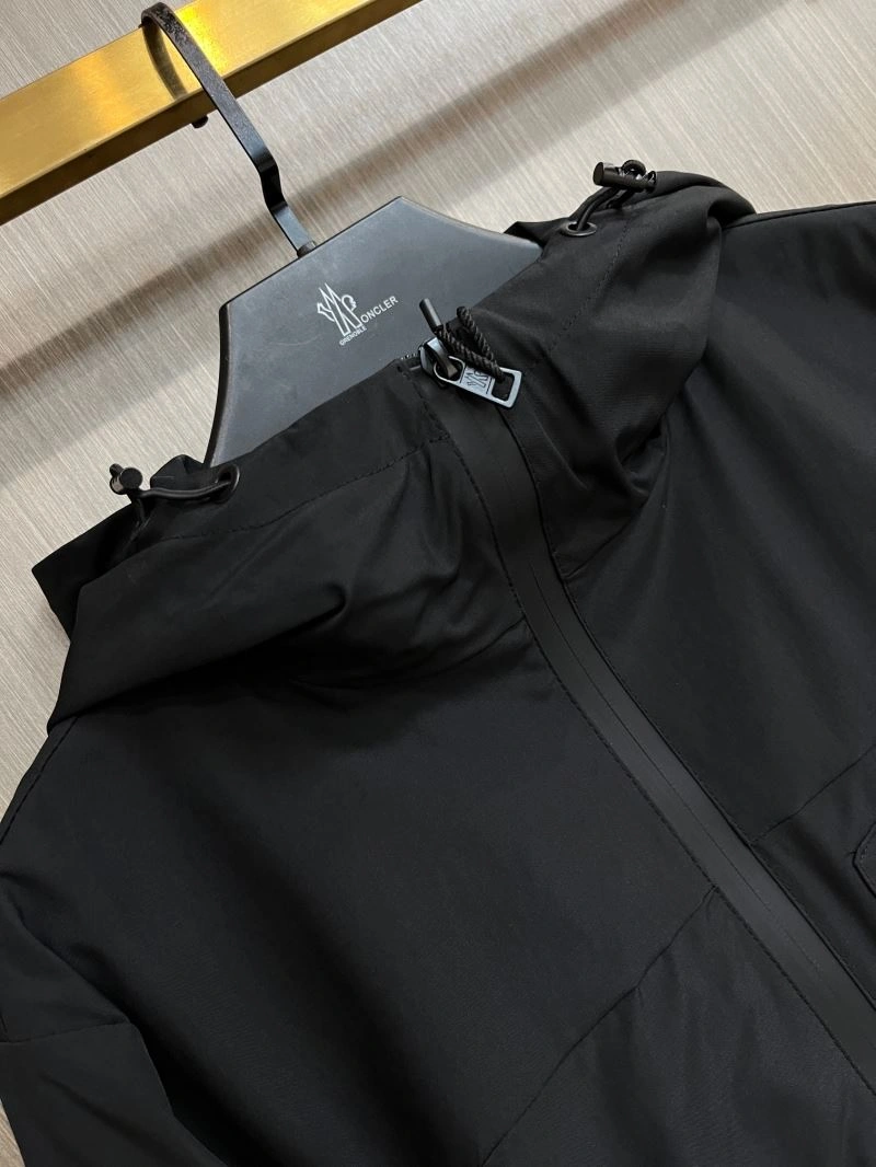 Moncler Outwear Snug 142501