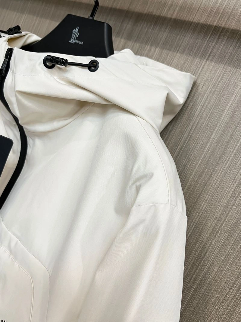 Moncler Outwear Unique 142502
