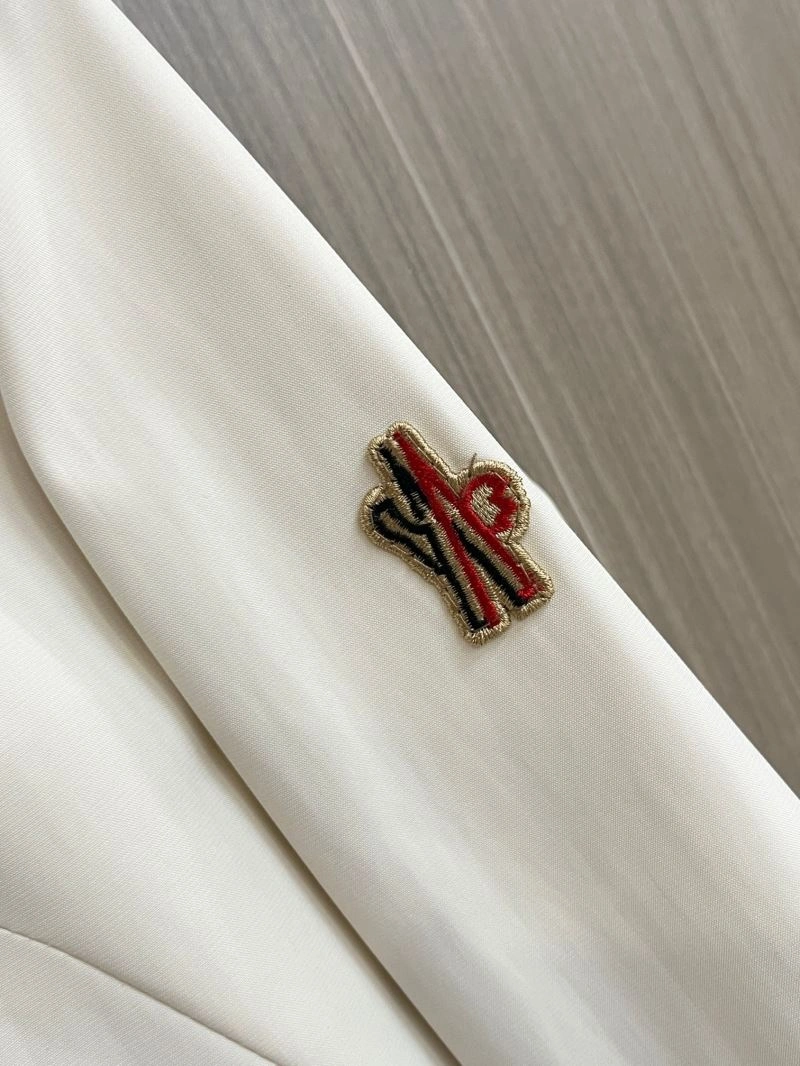 Moncler Outwear Unique 142502