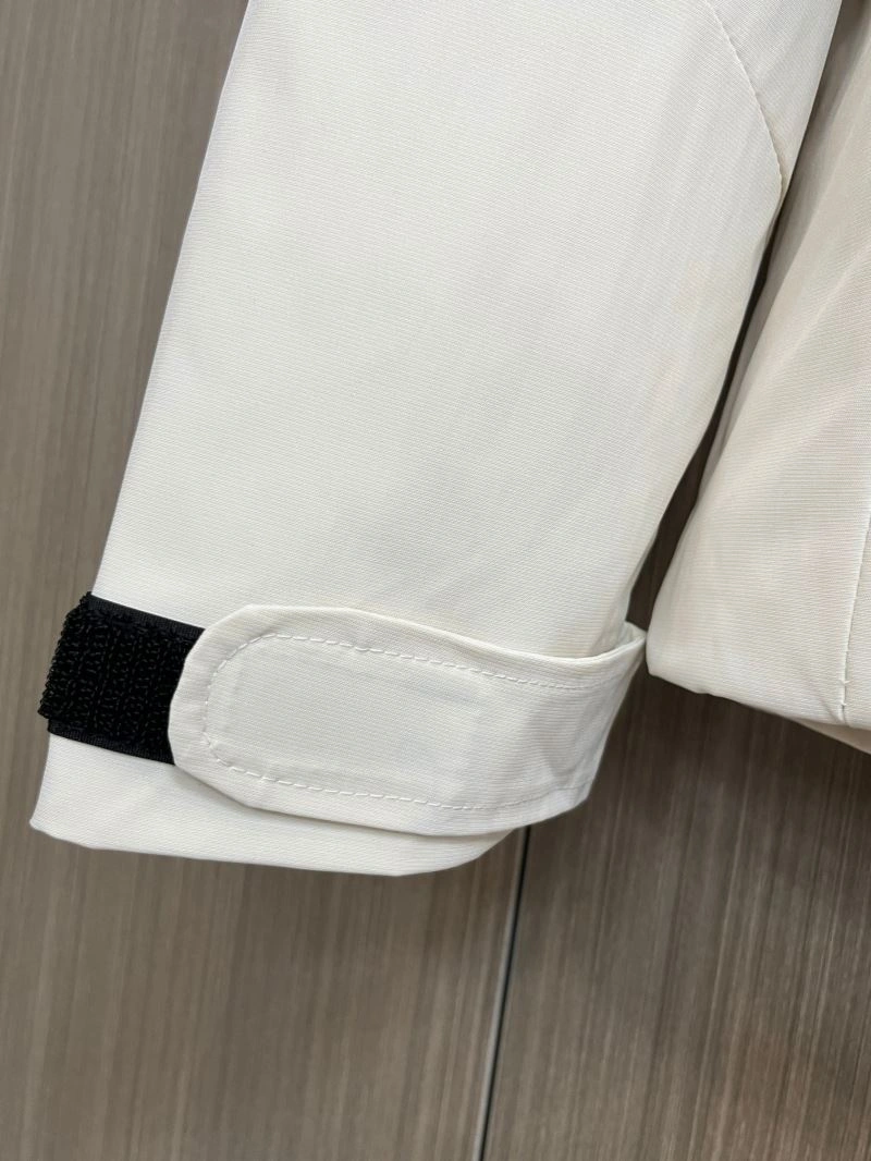 Moncler Outwear Unique 142502