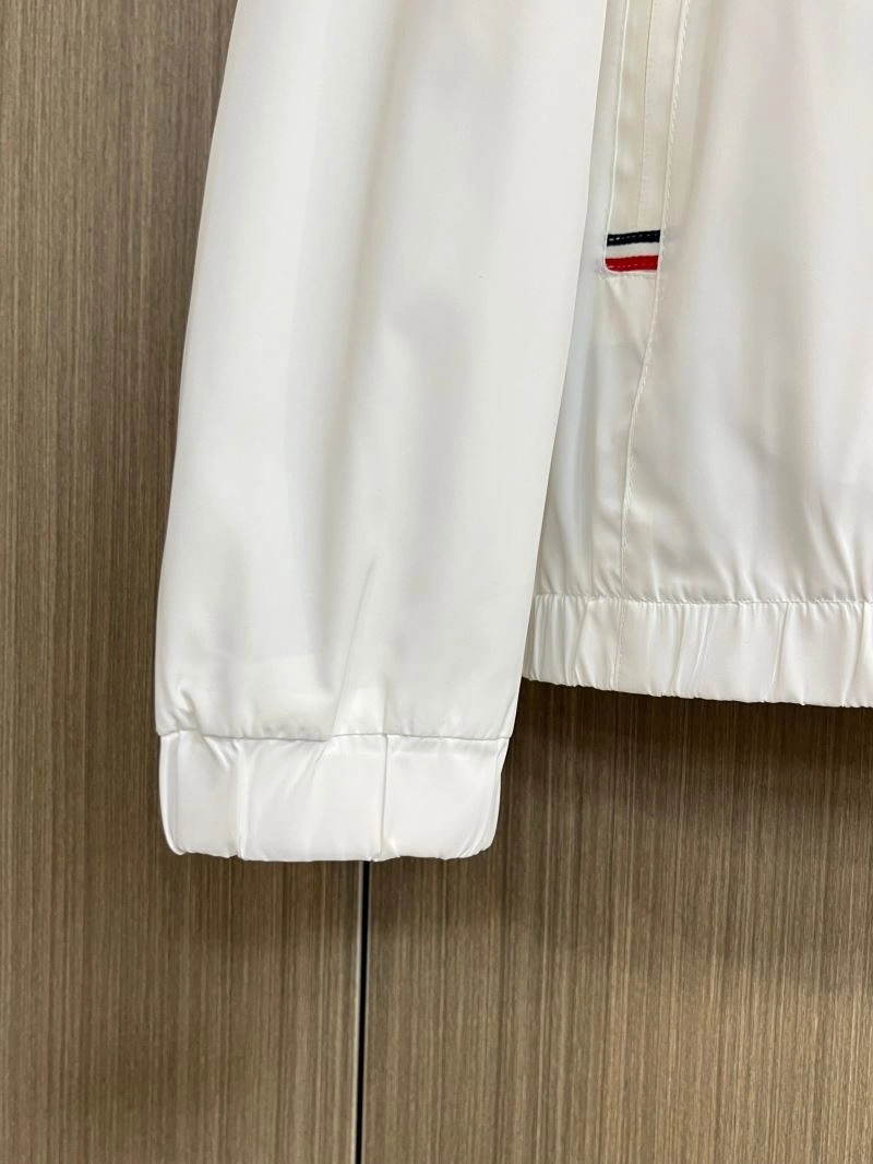 Moncler Outwear Versatile 142506