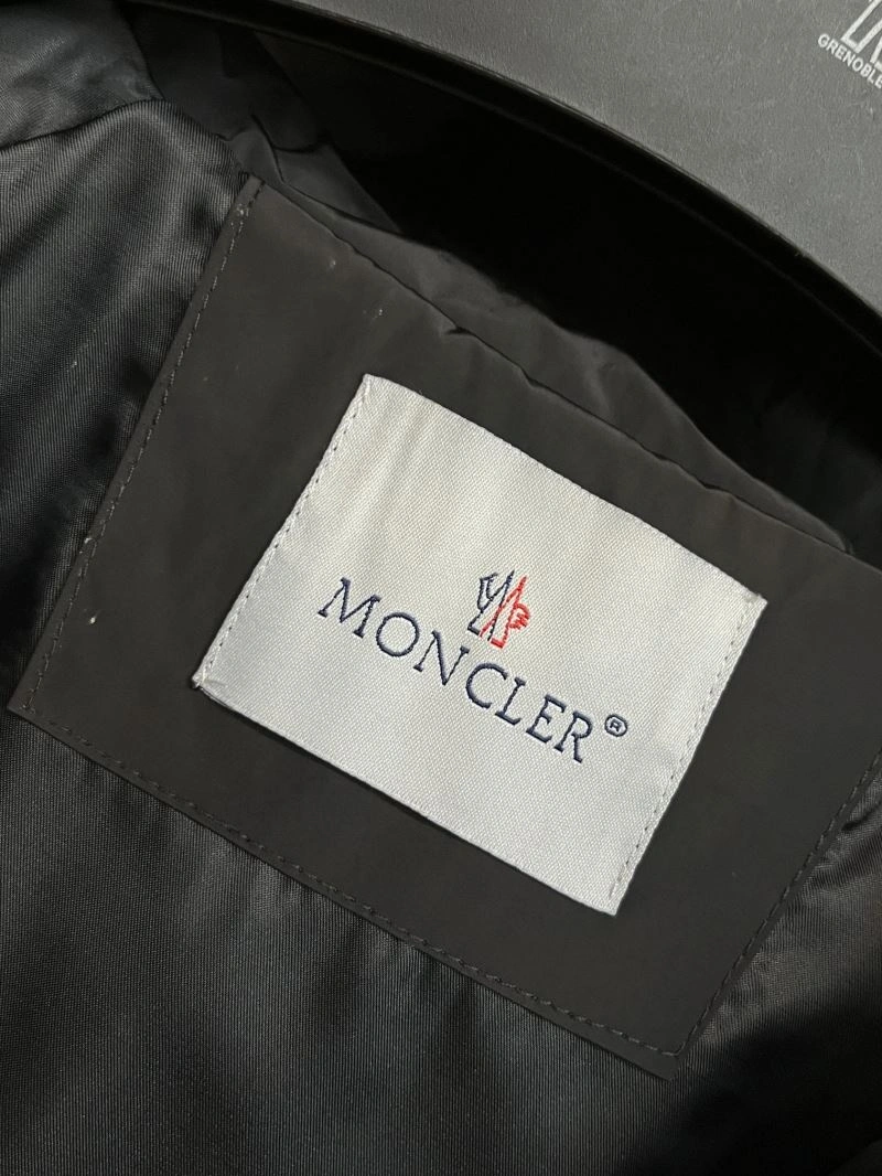 Moncler Outwear EasyMatch 142497