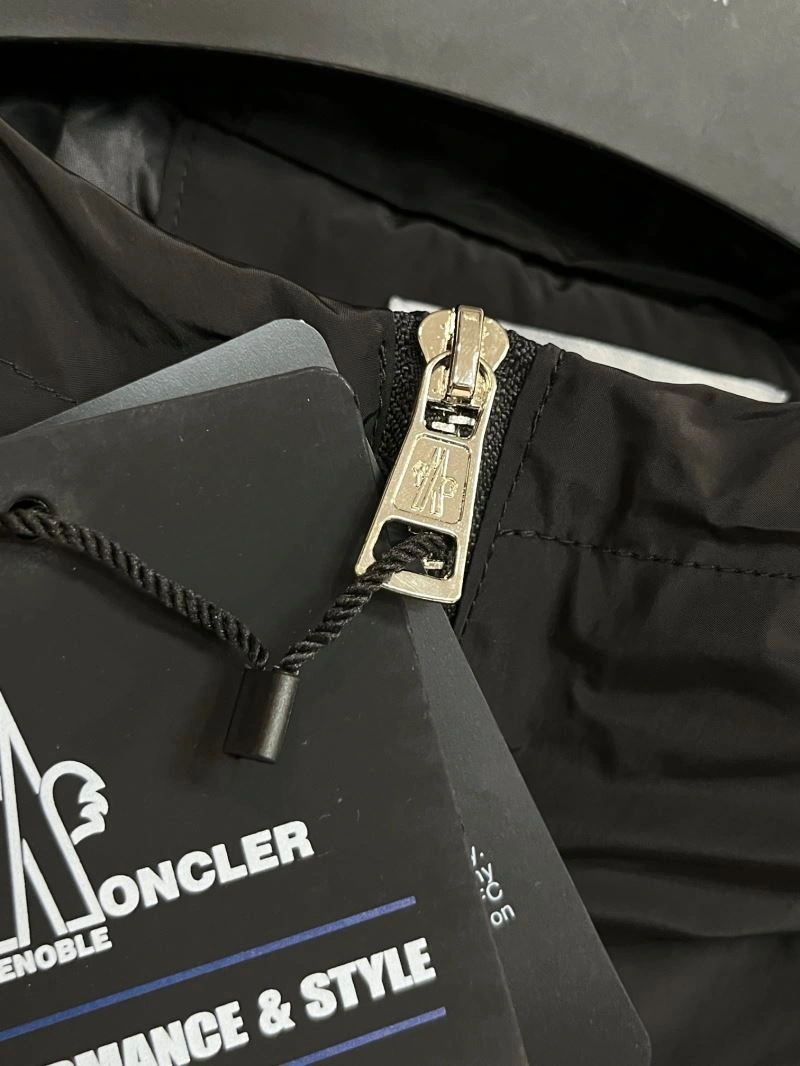 Moncler Outwear Timeless 142507