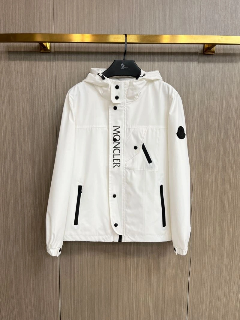 TechFriendly Moncler Outwear 142490