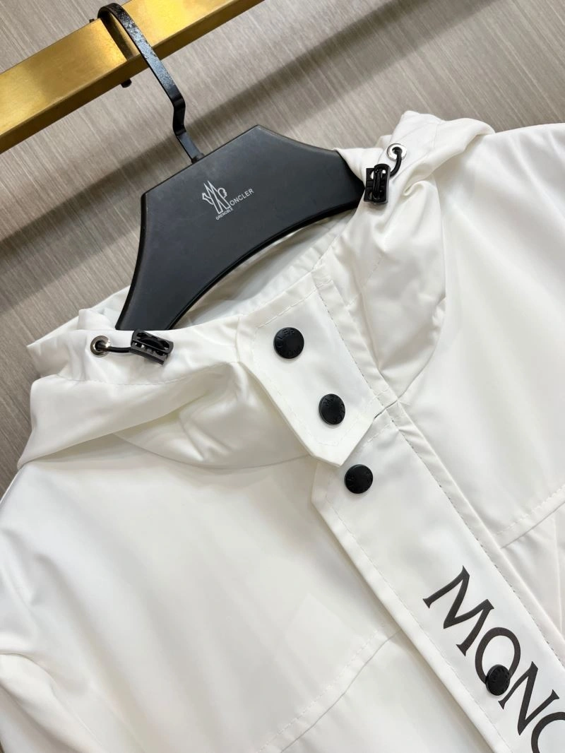 TechFriendly Moncler Outwear 142490