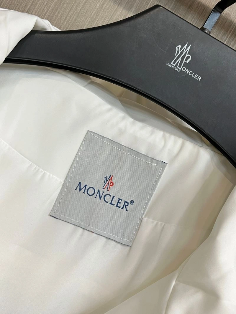TechFriendly Moncler Outwear 142490