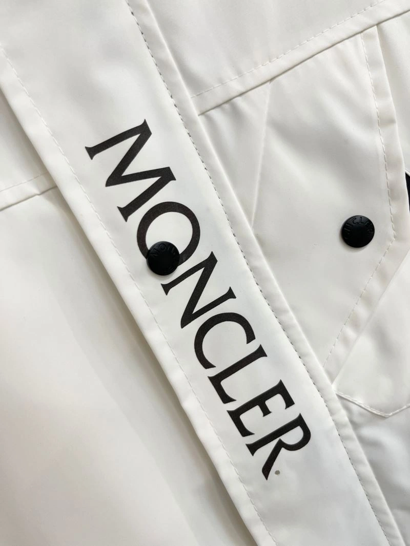 TechFriendly Moncler Outwear 142490