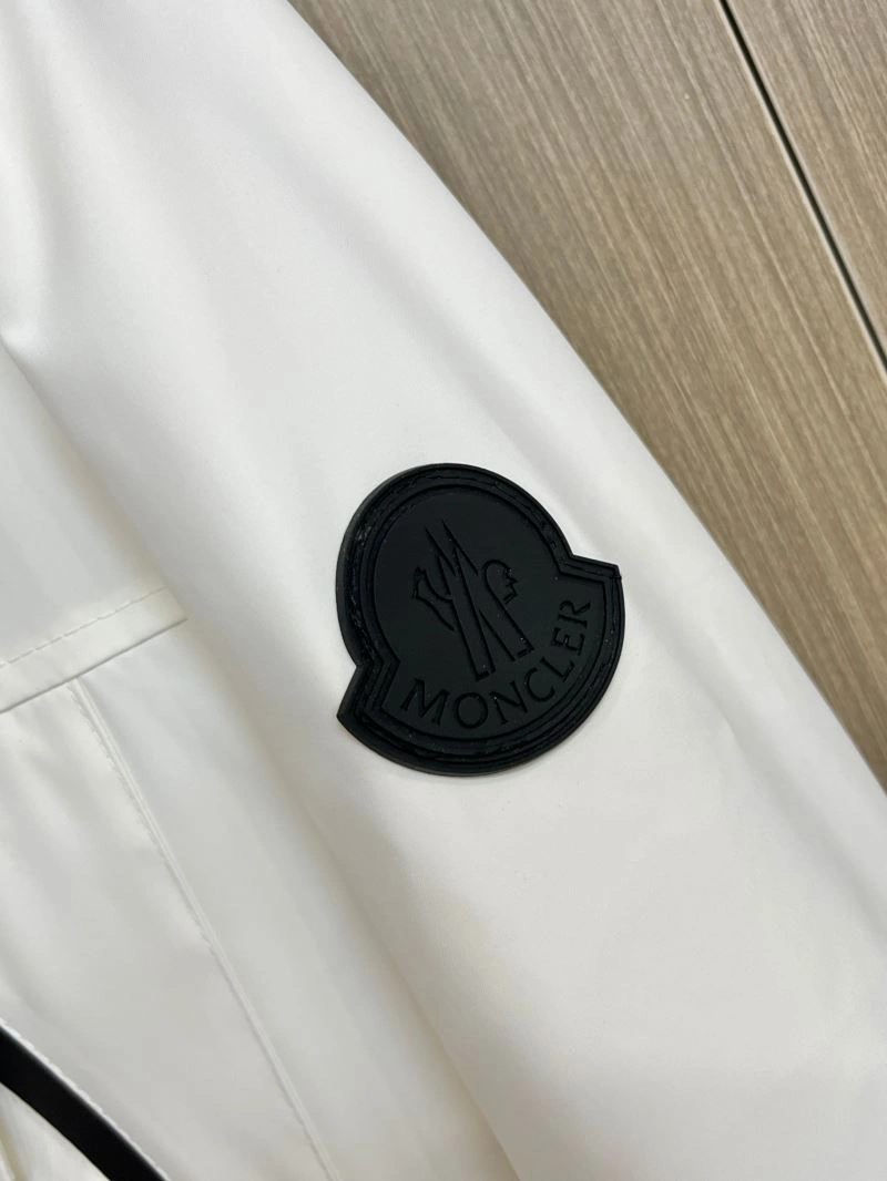 TechFriendly Moncler Outwear 142490