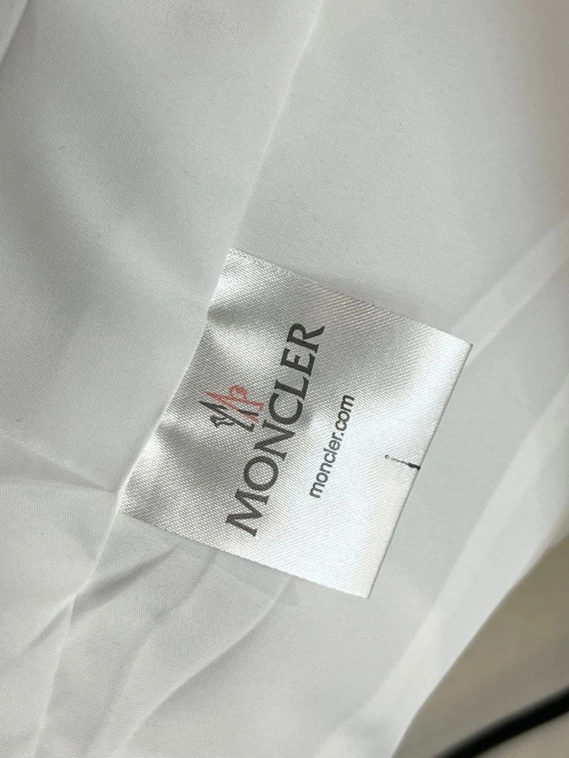 TechFriendly Moncler Outwear 142490