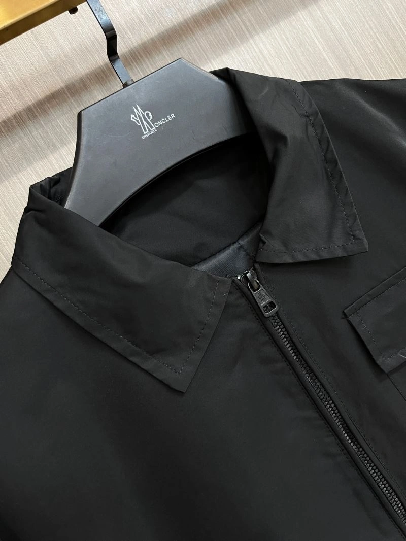 Moncler Outwear Lightweight 142495