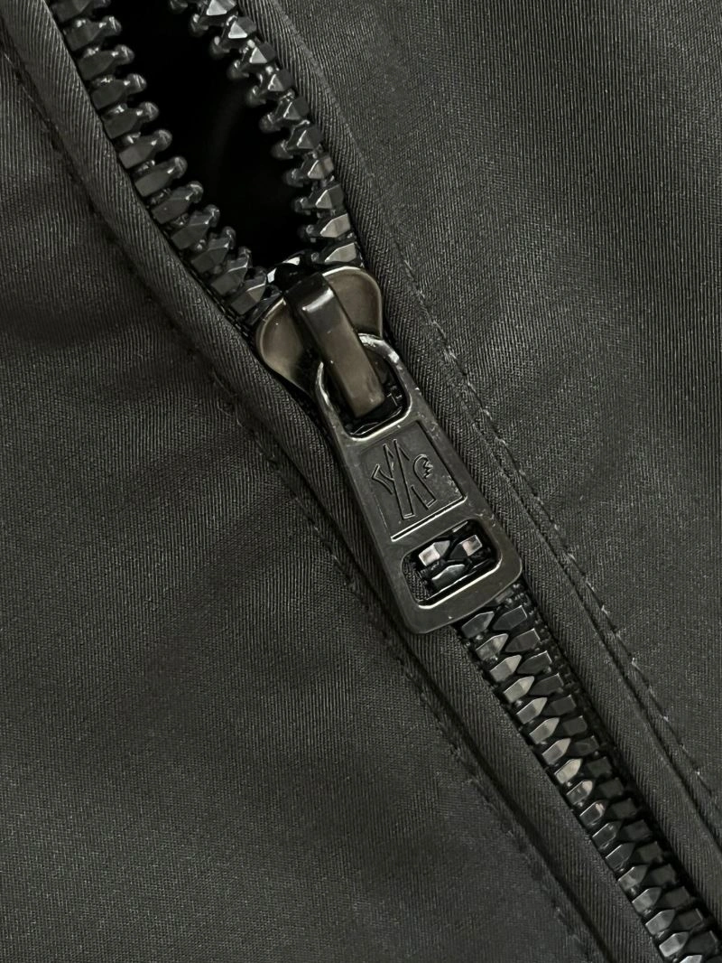 Moncler Outwear Lightweight 142495