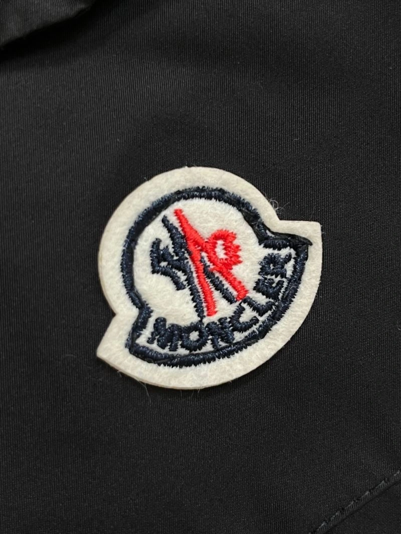 Moncler Outwear Lightweight 142495