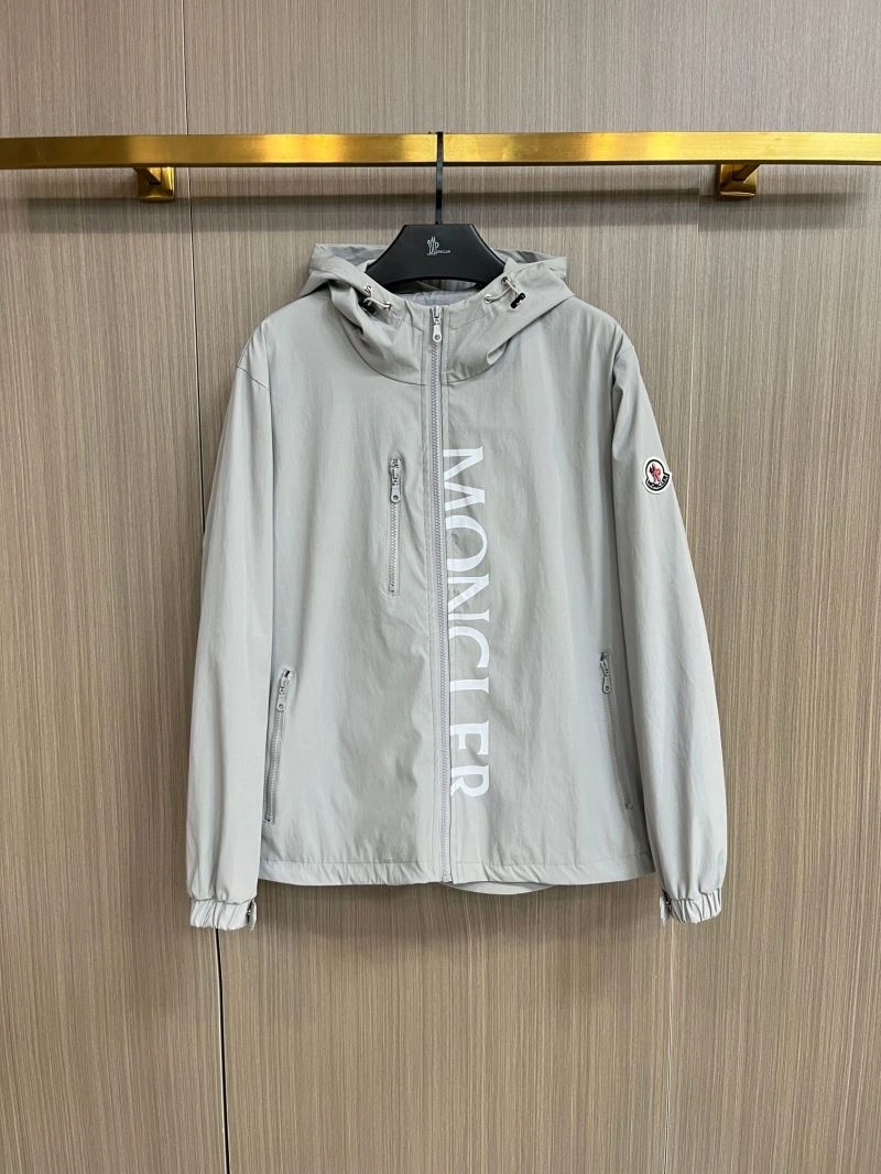 Chic Moncler Outwear 142491