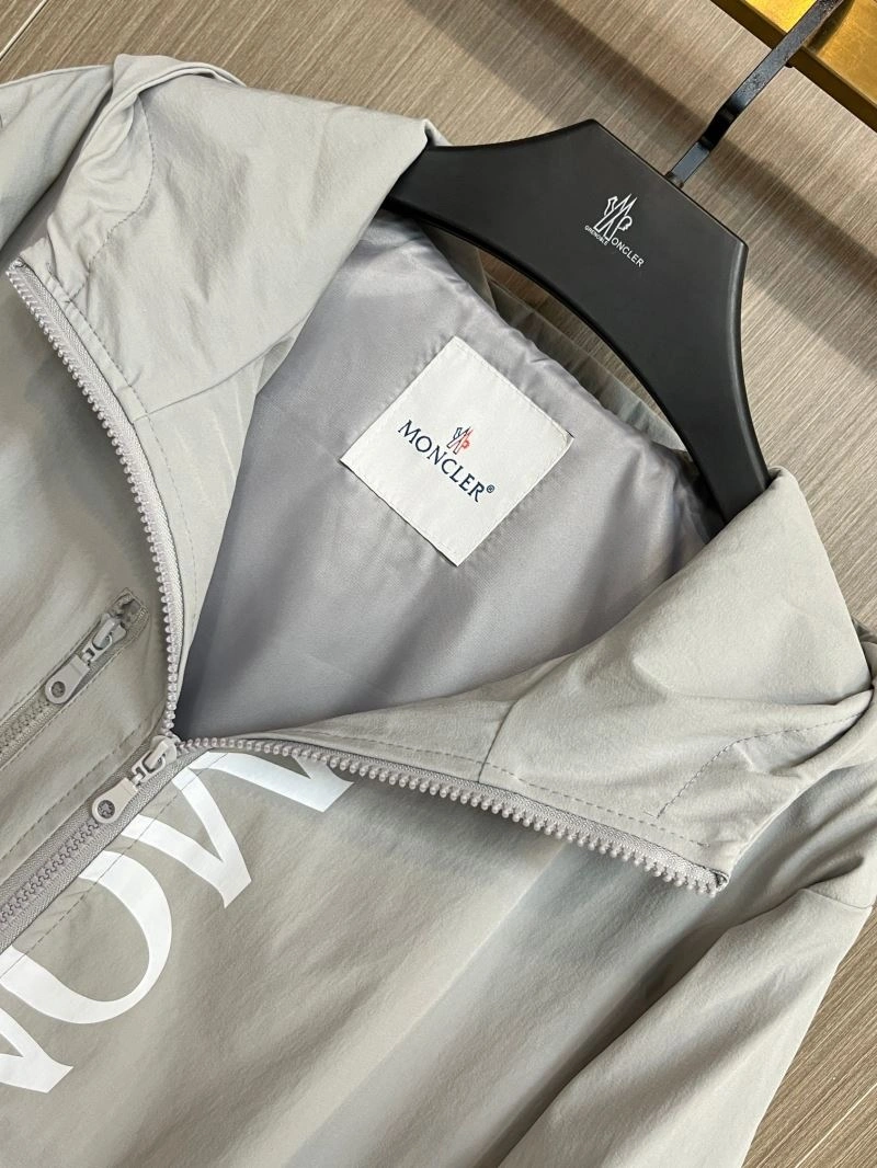 Chic Moncler Outwear 142491