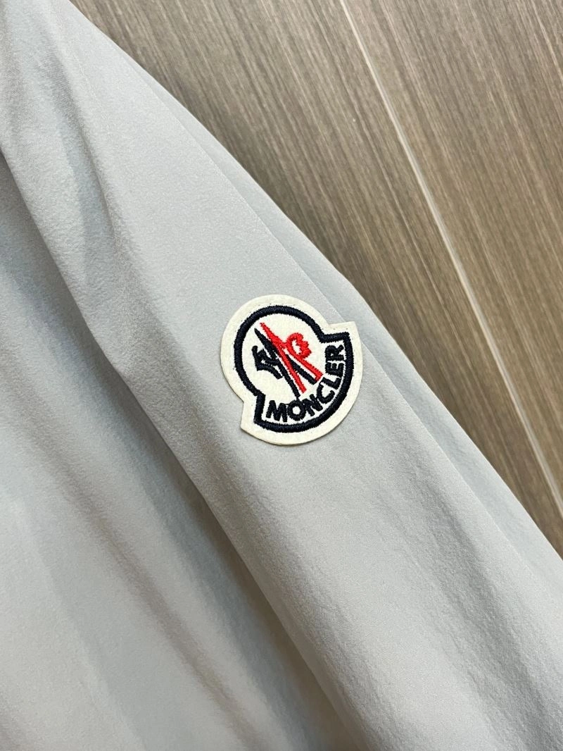 Chic Moncler Outwear 142491