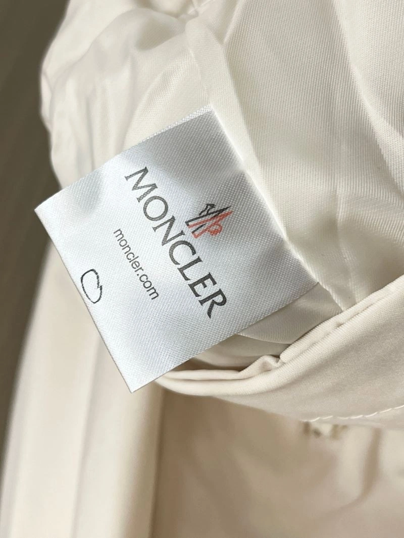 Moncler Outwear Cozy 142484