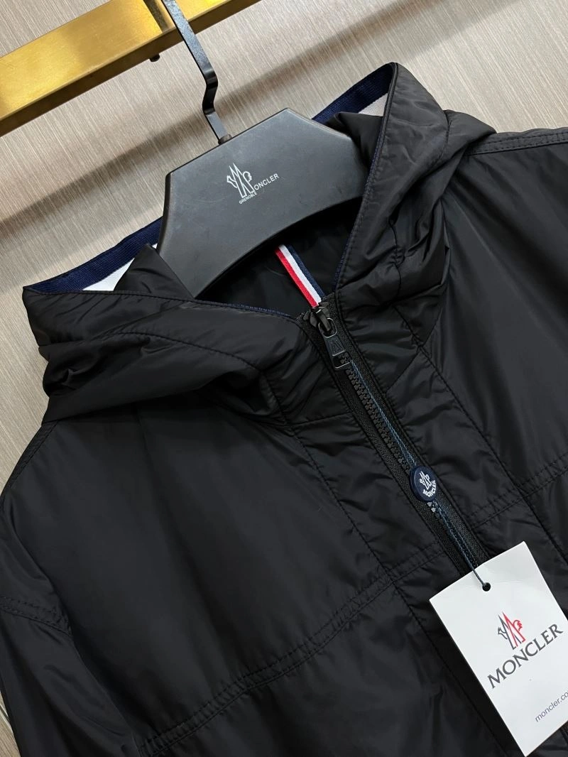 SmoothTexture Moncler Outwear 142487