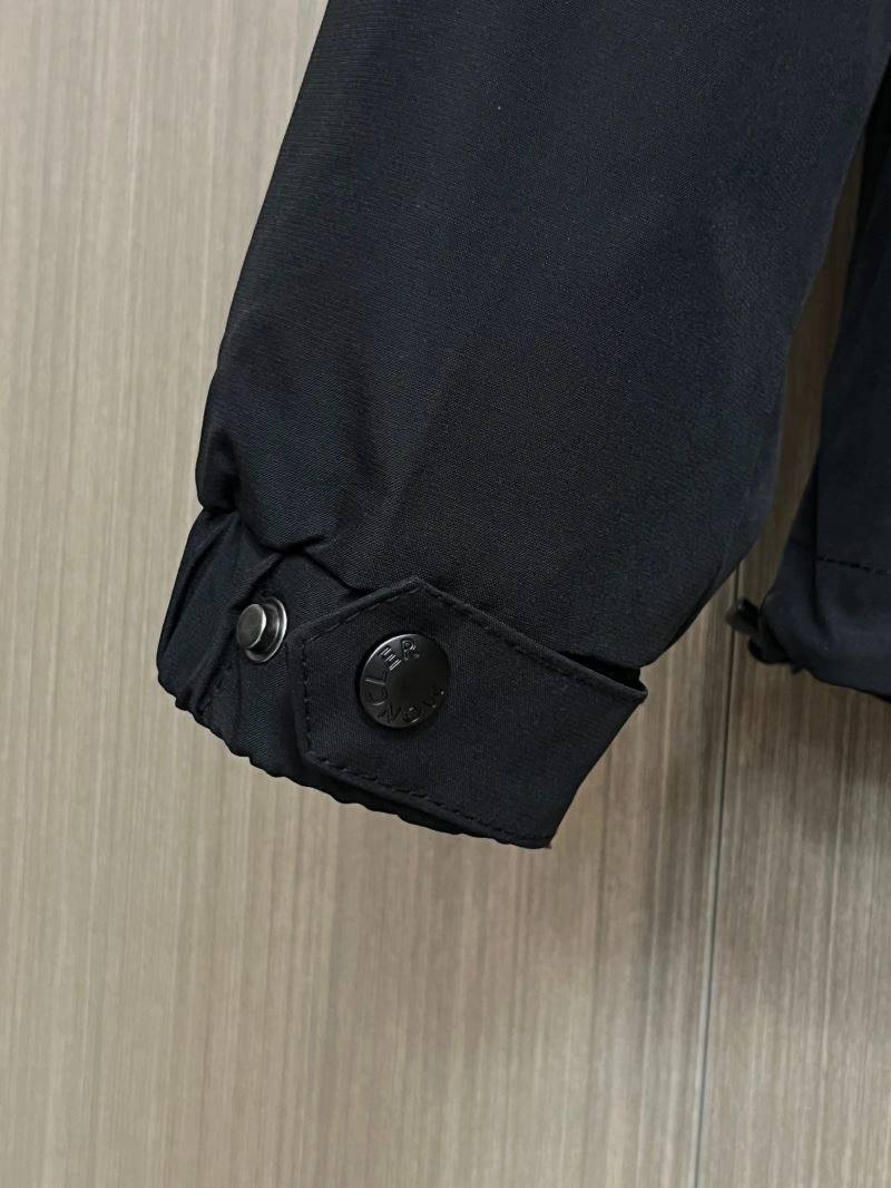 Moncler Outwear Resilient 142493