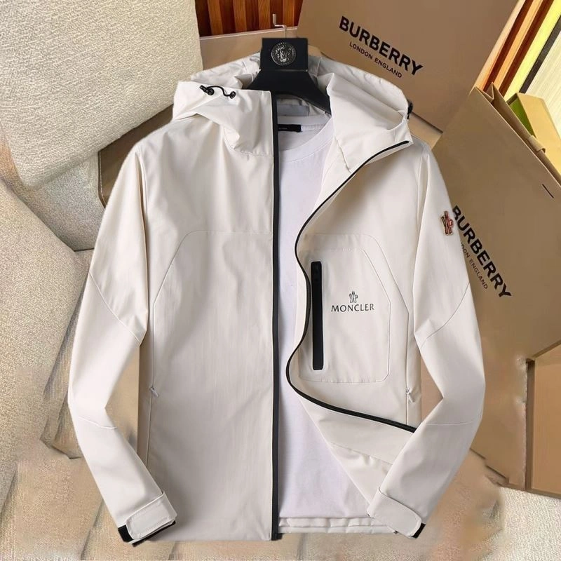 Moncler Outwear Versatile 142481