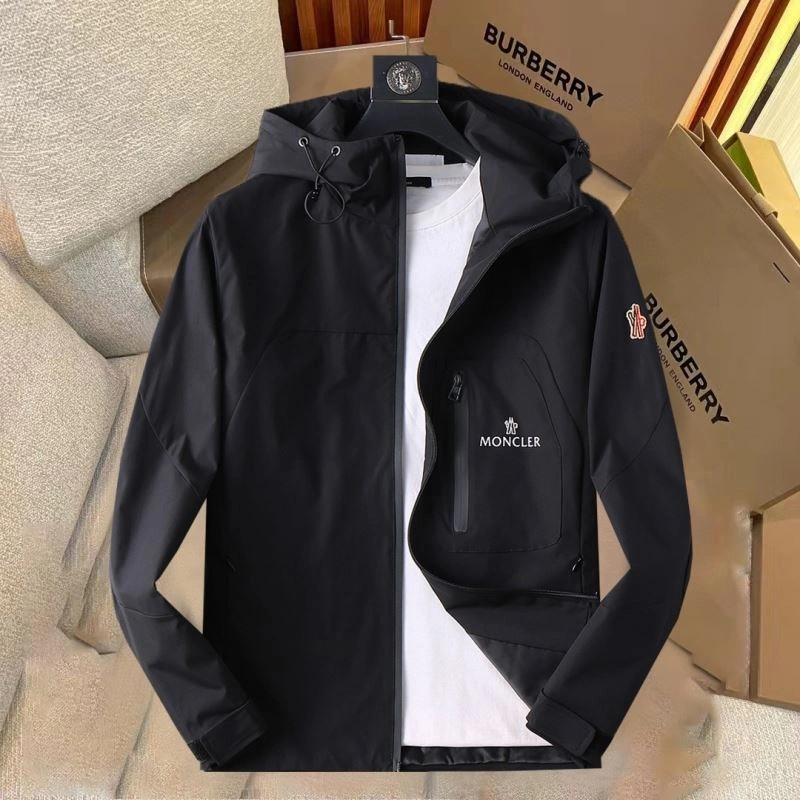 Moncler Outwear Versatile 142481