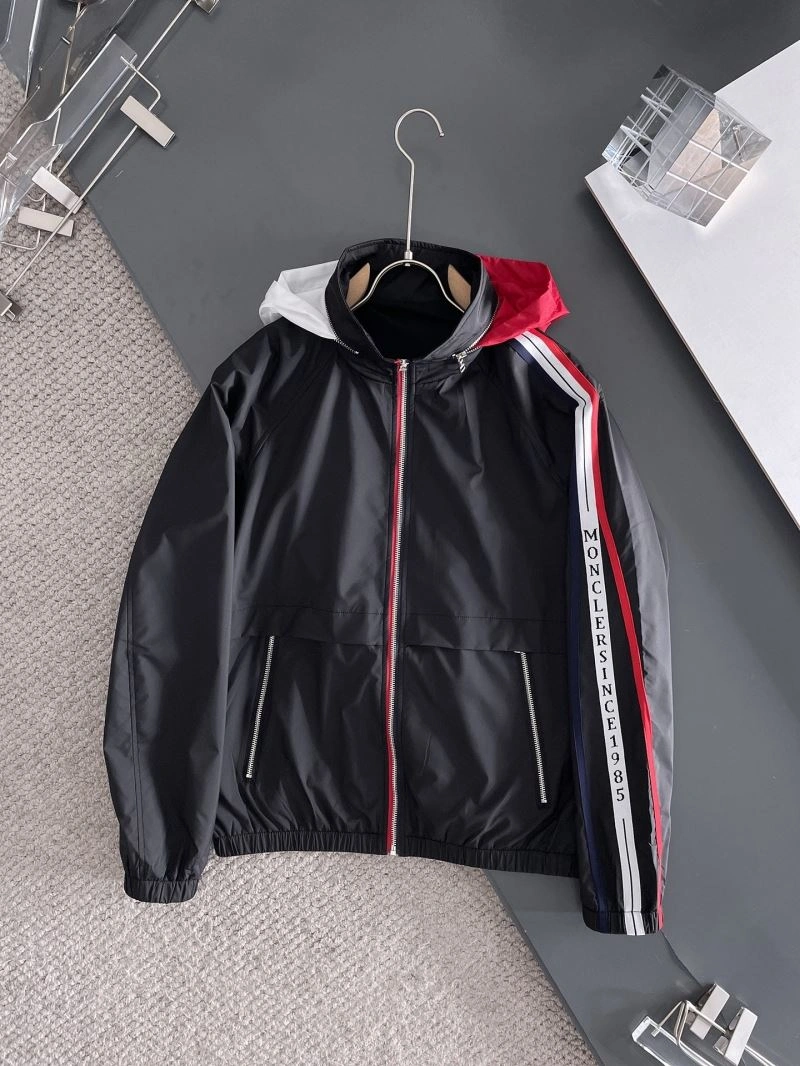 Cozy Moncler Outwear 142511