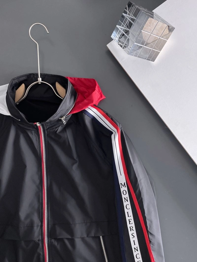 Cozy Moncler Outwear 142511