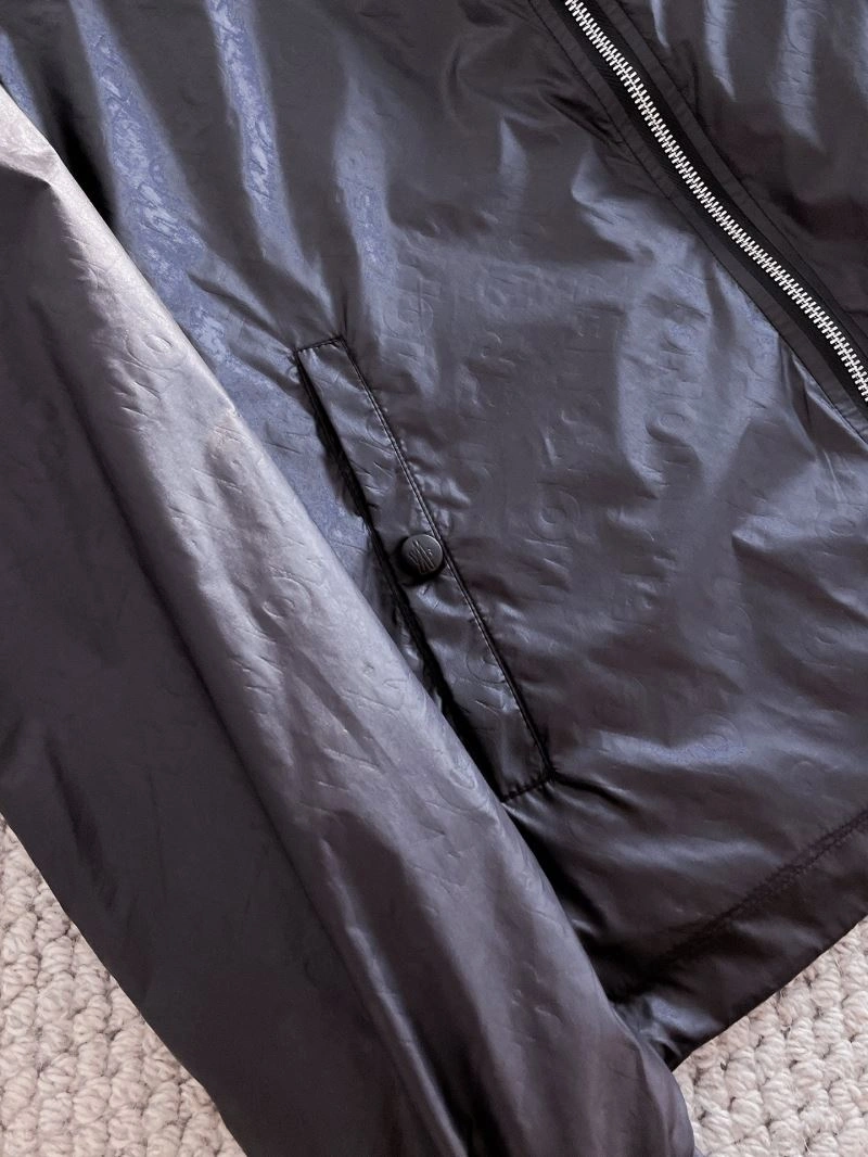 Resilient Moncler Outwear 142478