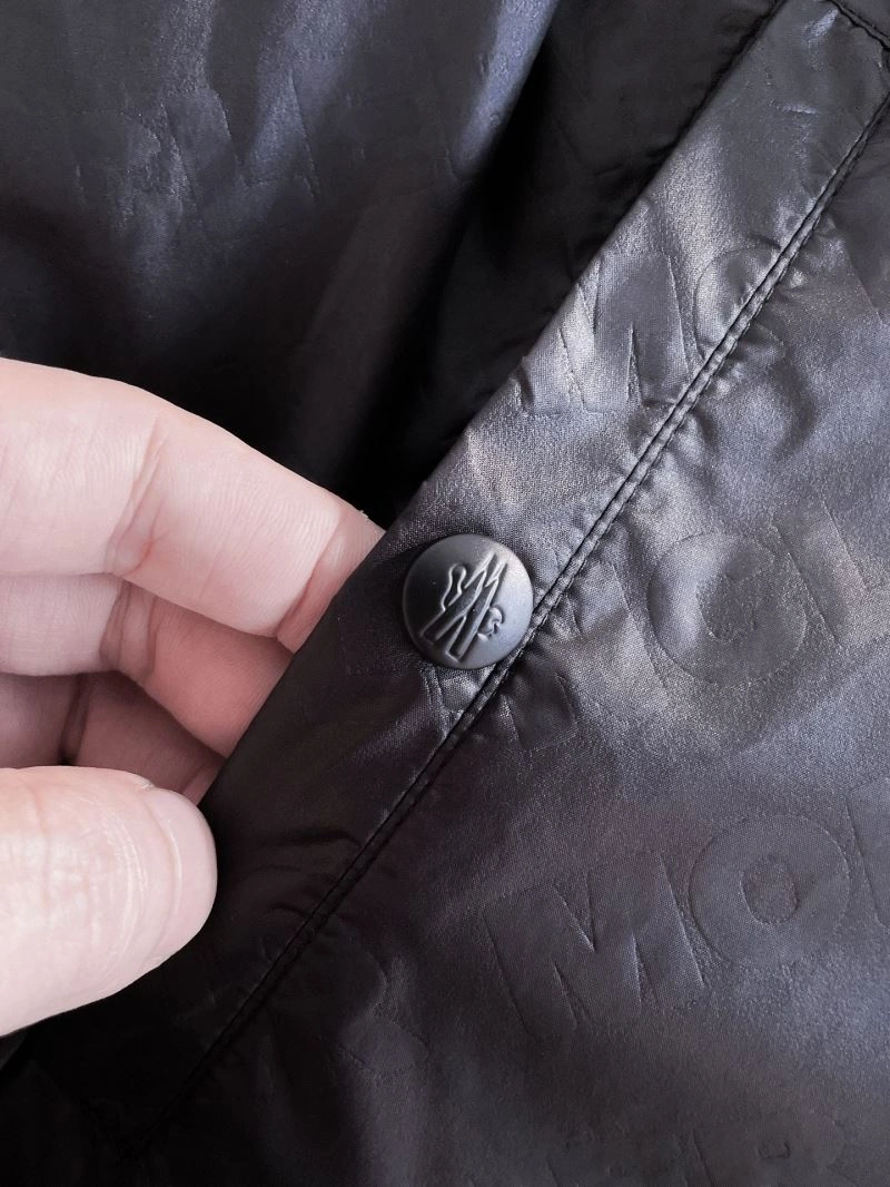 Resilient Moncler Outwear 142478
