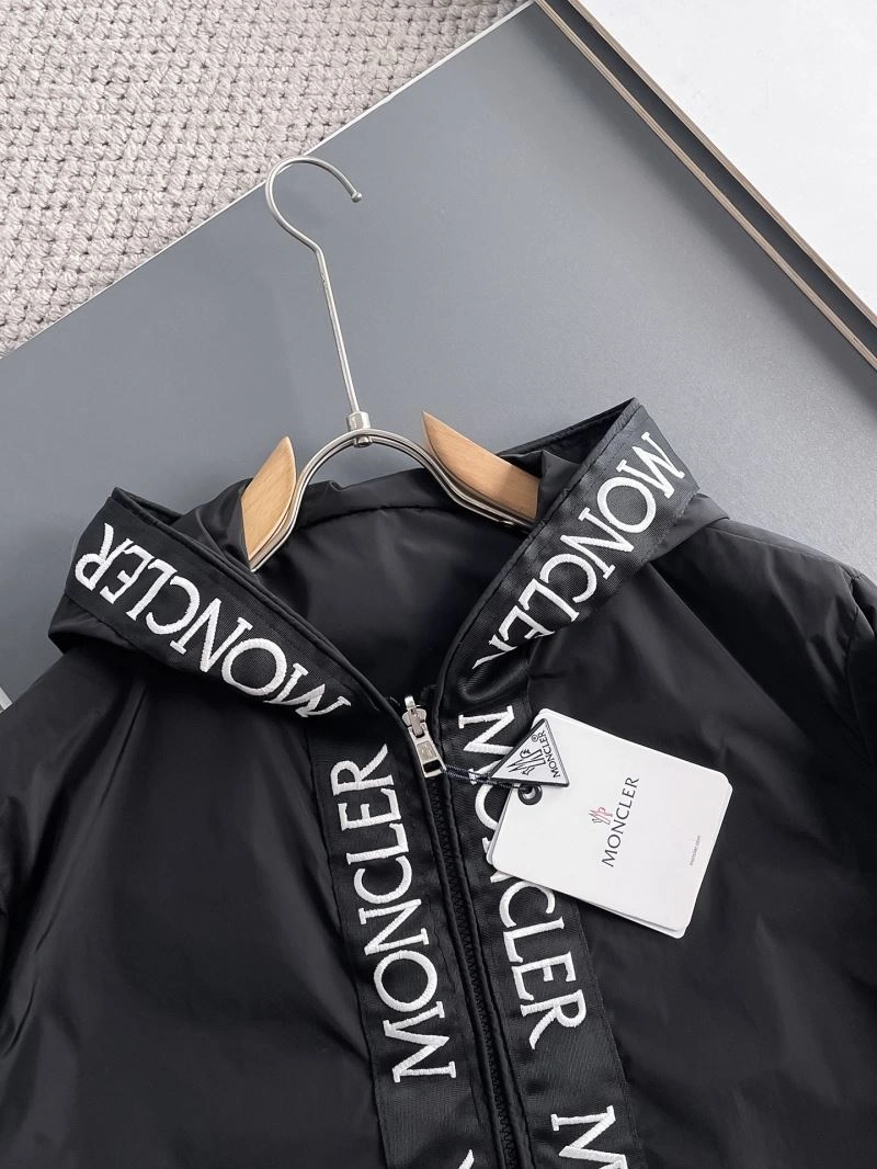Moncler Outwear Modern 142474