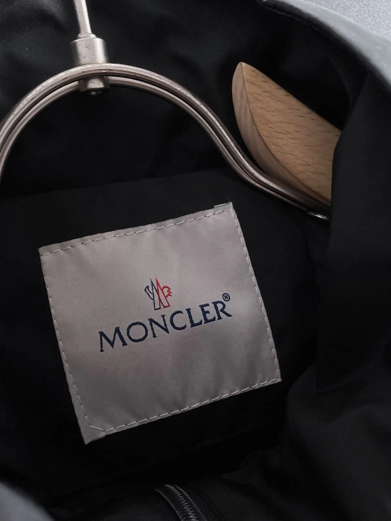 Moncler Outwear GoodFit 142475