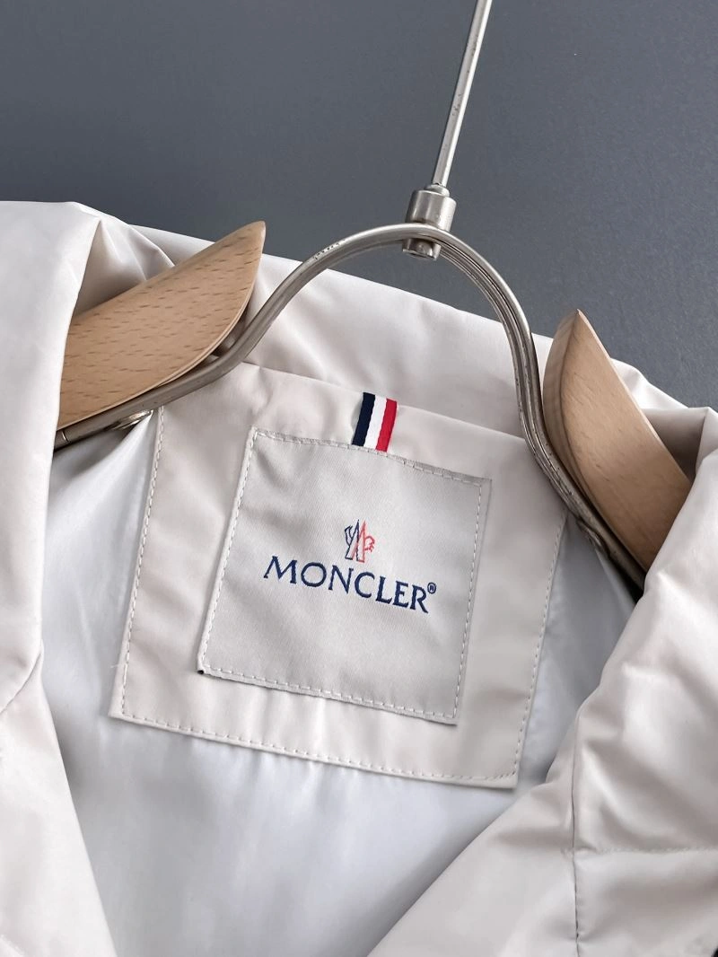 HighPerformance Moncler Outwear 142470