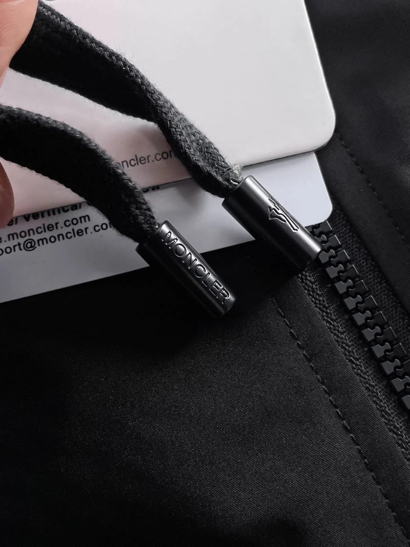Classic Moncler Outwear 142469