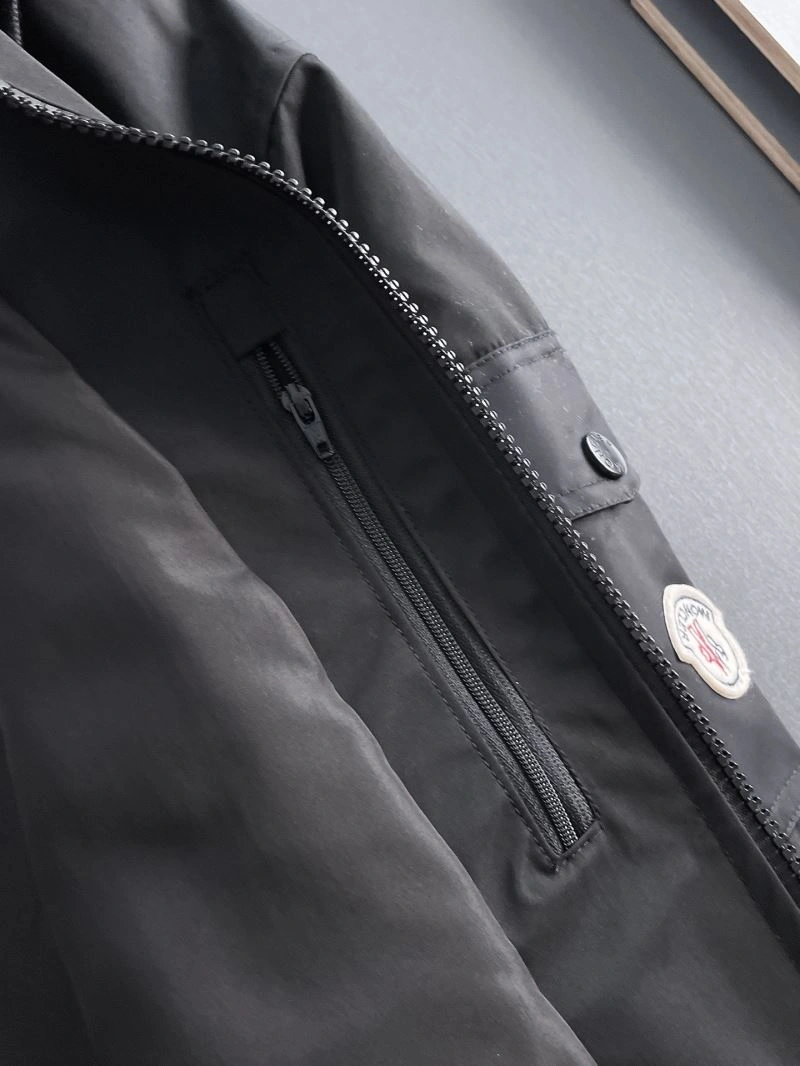 Classic Moncler Outwear 142469