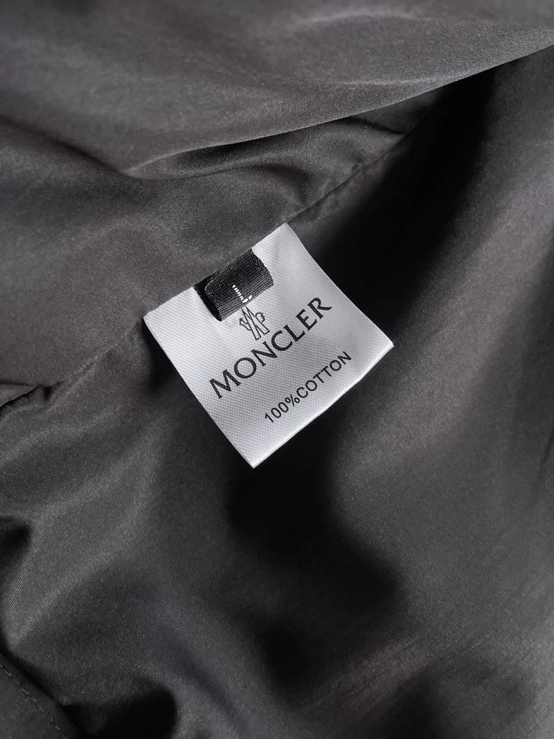 Classic Moncler Outwear 142469