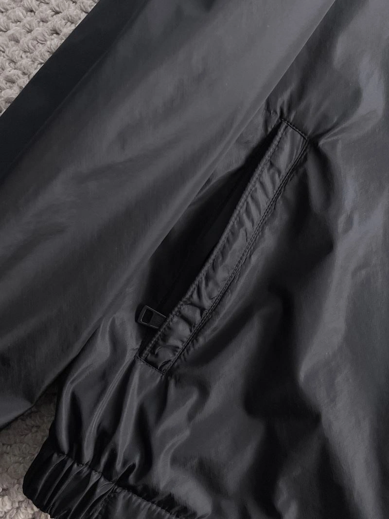 Moncler Outwear Snug 142465