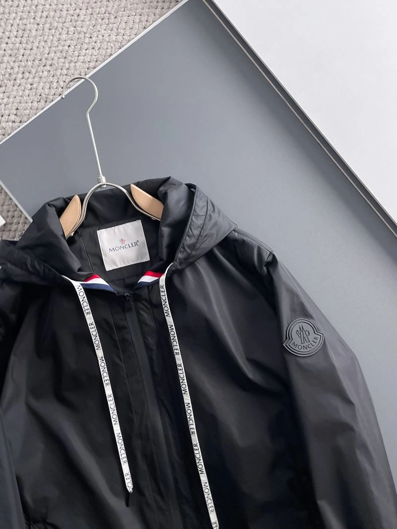 Moncler Outwear Snug 142465