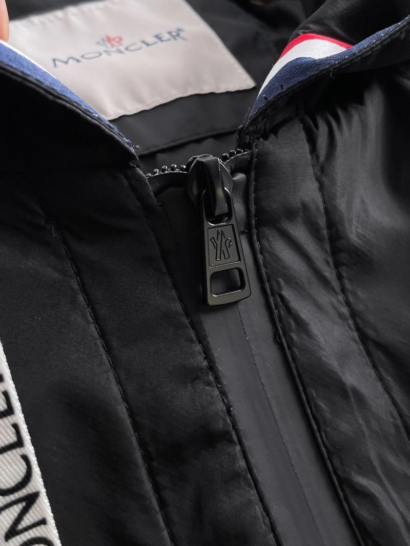 Moncler Outwear Snug 142465