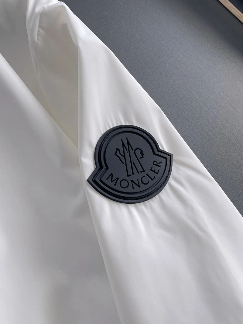 Moncler Outwear Compact 142467