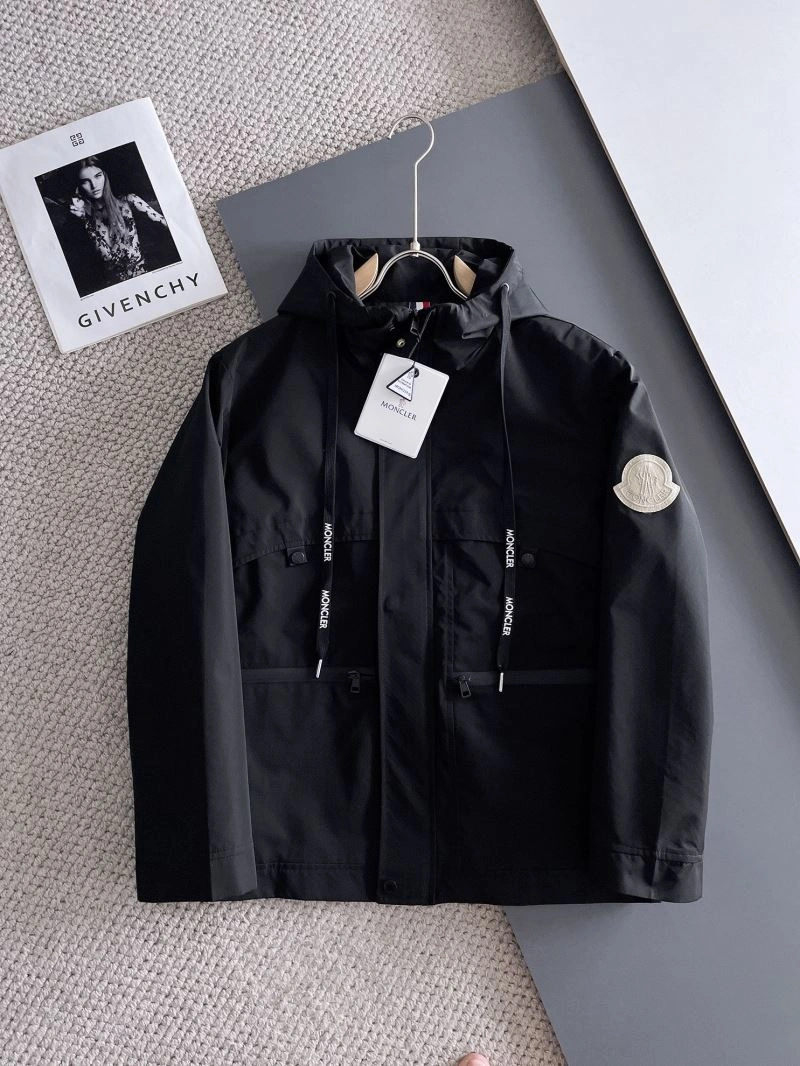 WaterResistant Moncler Outwear 142464