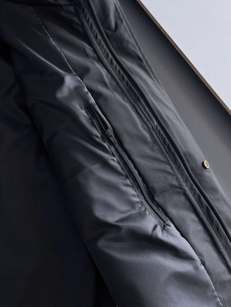 WaterResistant Moncler Outwear 142464