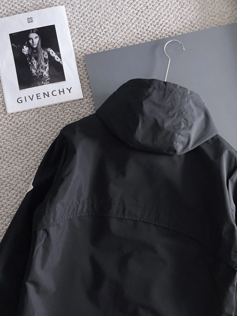 WaterResistant Moncler Outwear 142464
