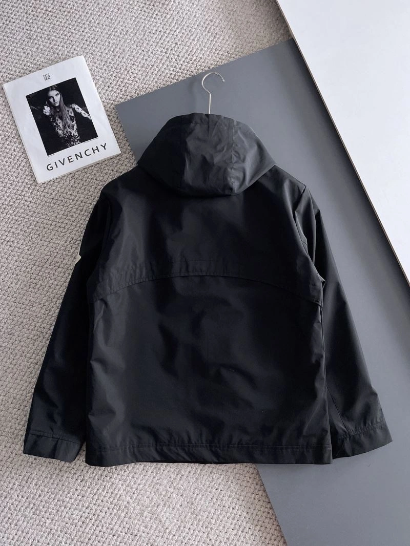 WaterResistant Moncler Outwear 142464