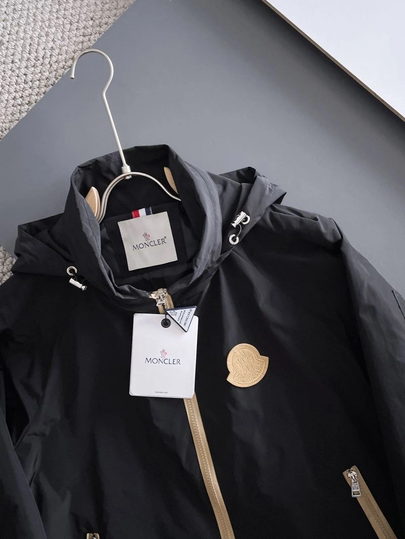 Seasonal Moncler Outwear 142461