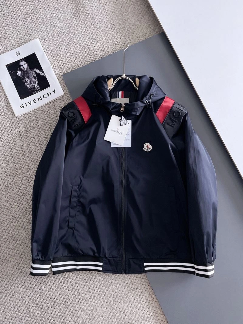 Comfortable Moncler Outwear 142463