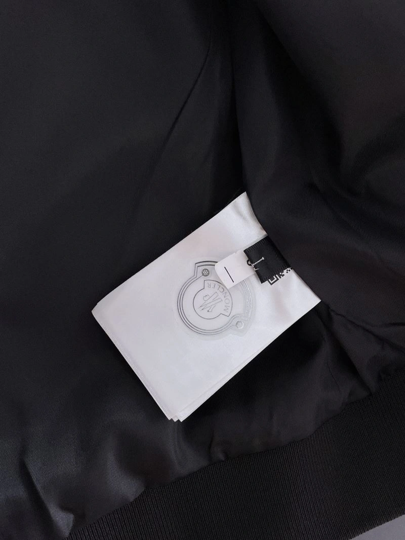 Comfortable Moncler Outwear 142463