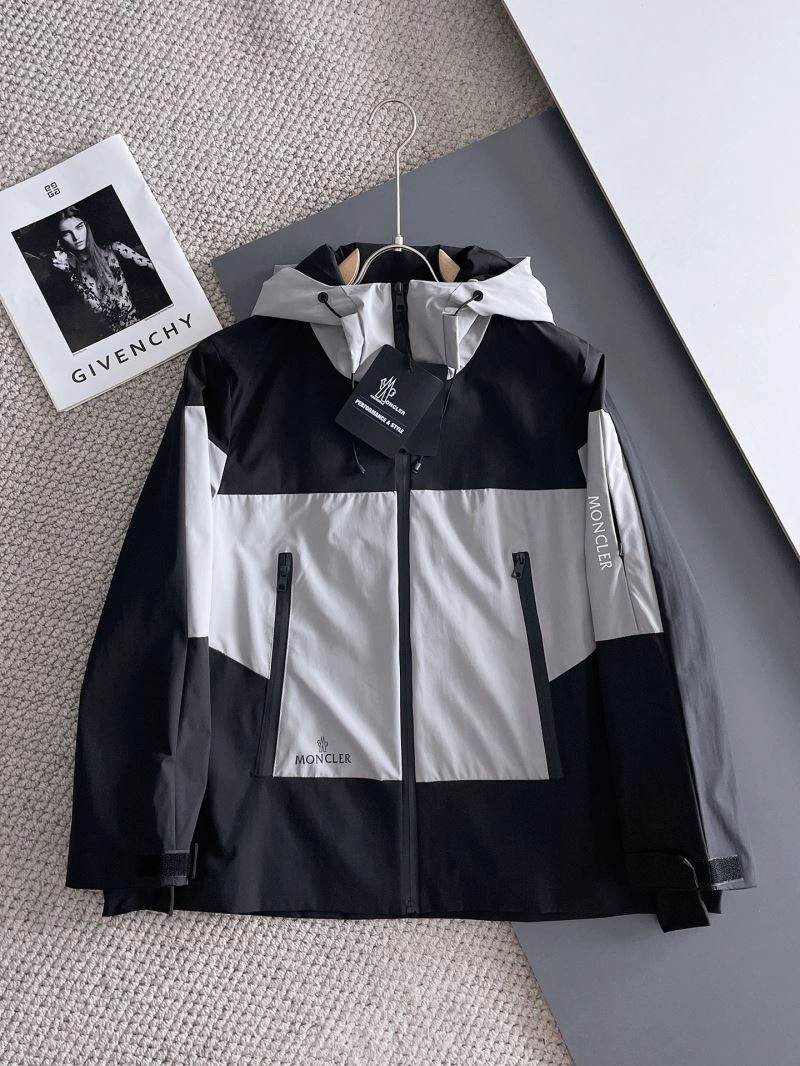 Moncler Outwear WaterResistant 142458