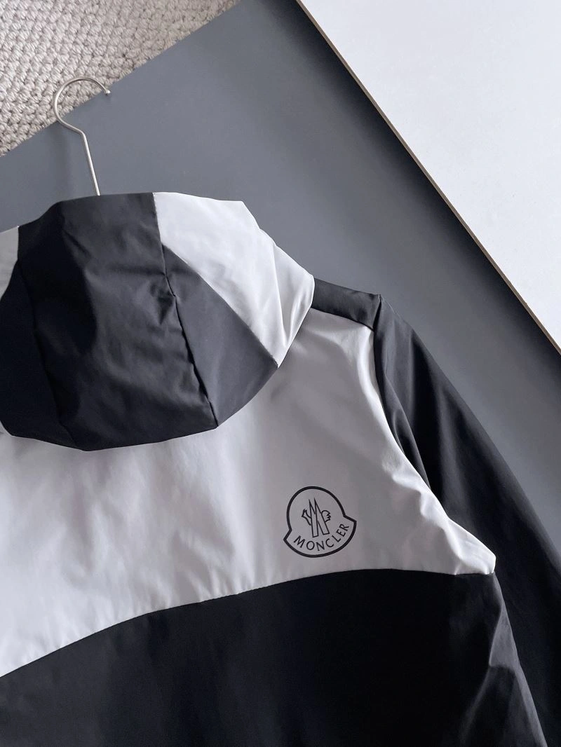 Moncler Outwear WaterResistant 142458