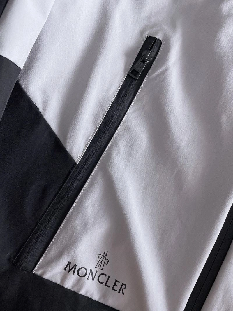 Moncler Outwear WaterResistant 142458